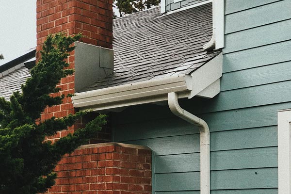 Read more about the article Signs That You Need Gutter Replacement