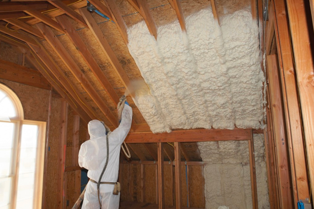 Applying Insulation Spray